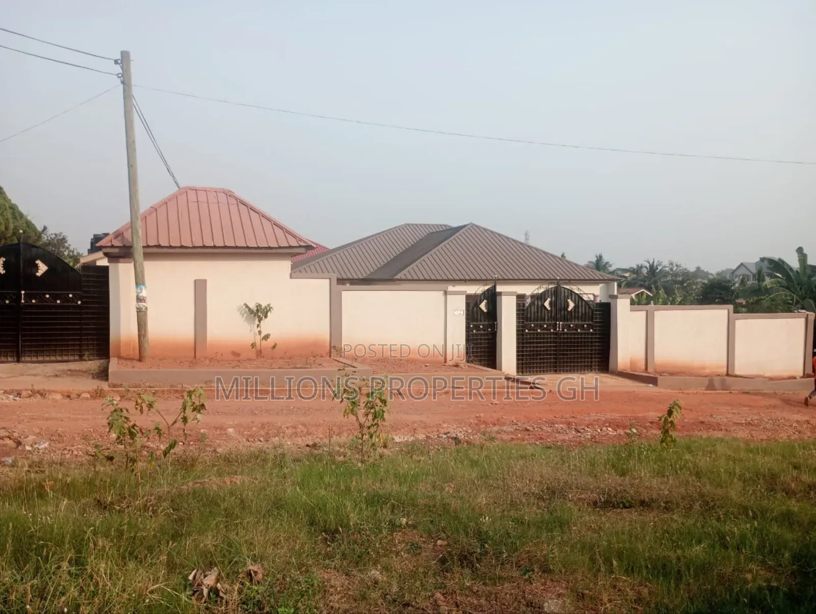 7bdrm House in Millions Properties, Kumasi Metropolitan for sale