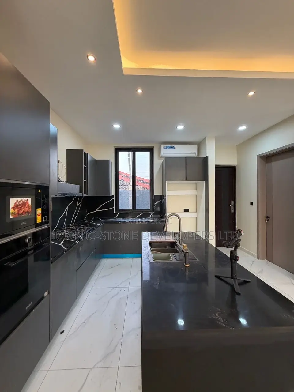 4bdrm House in American House., East Legon for sale