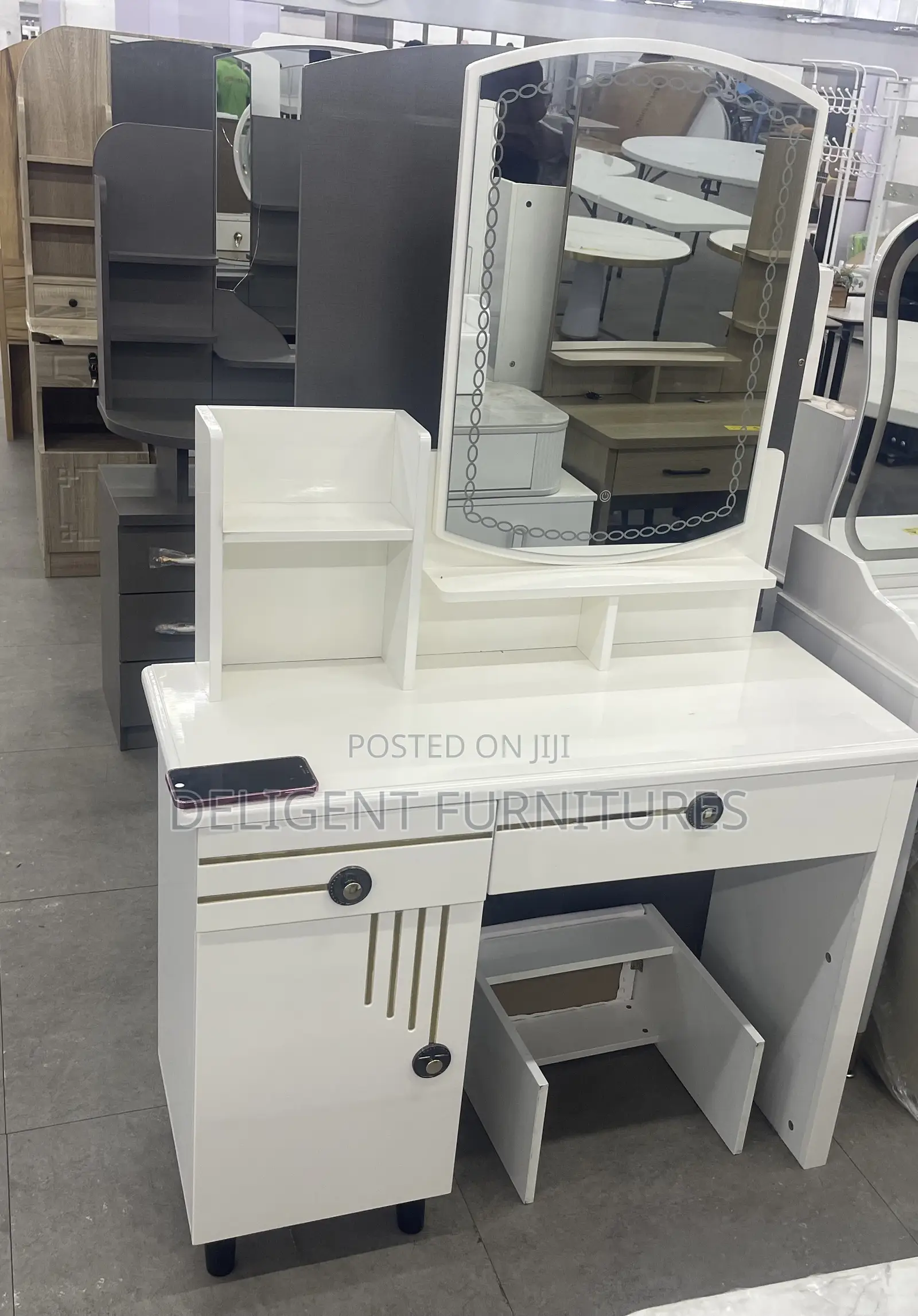 Dresser(Dressing Mirror)