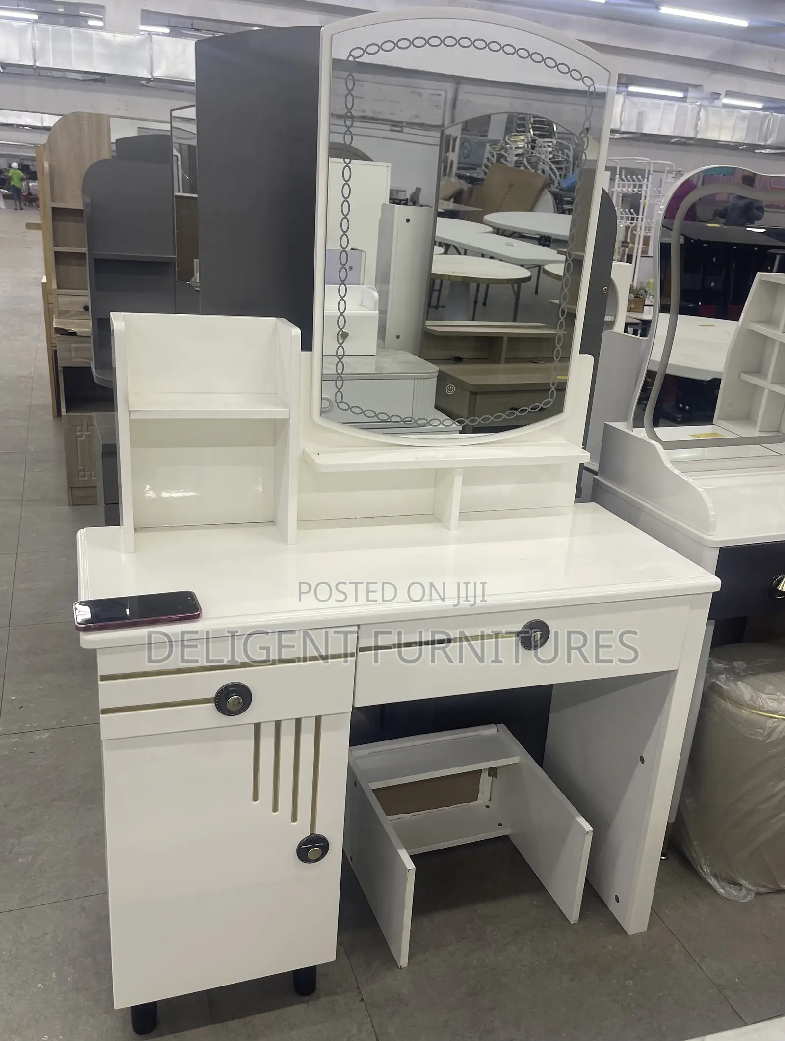 Dresser(Dressing Mirror)