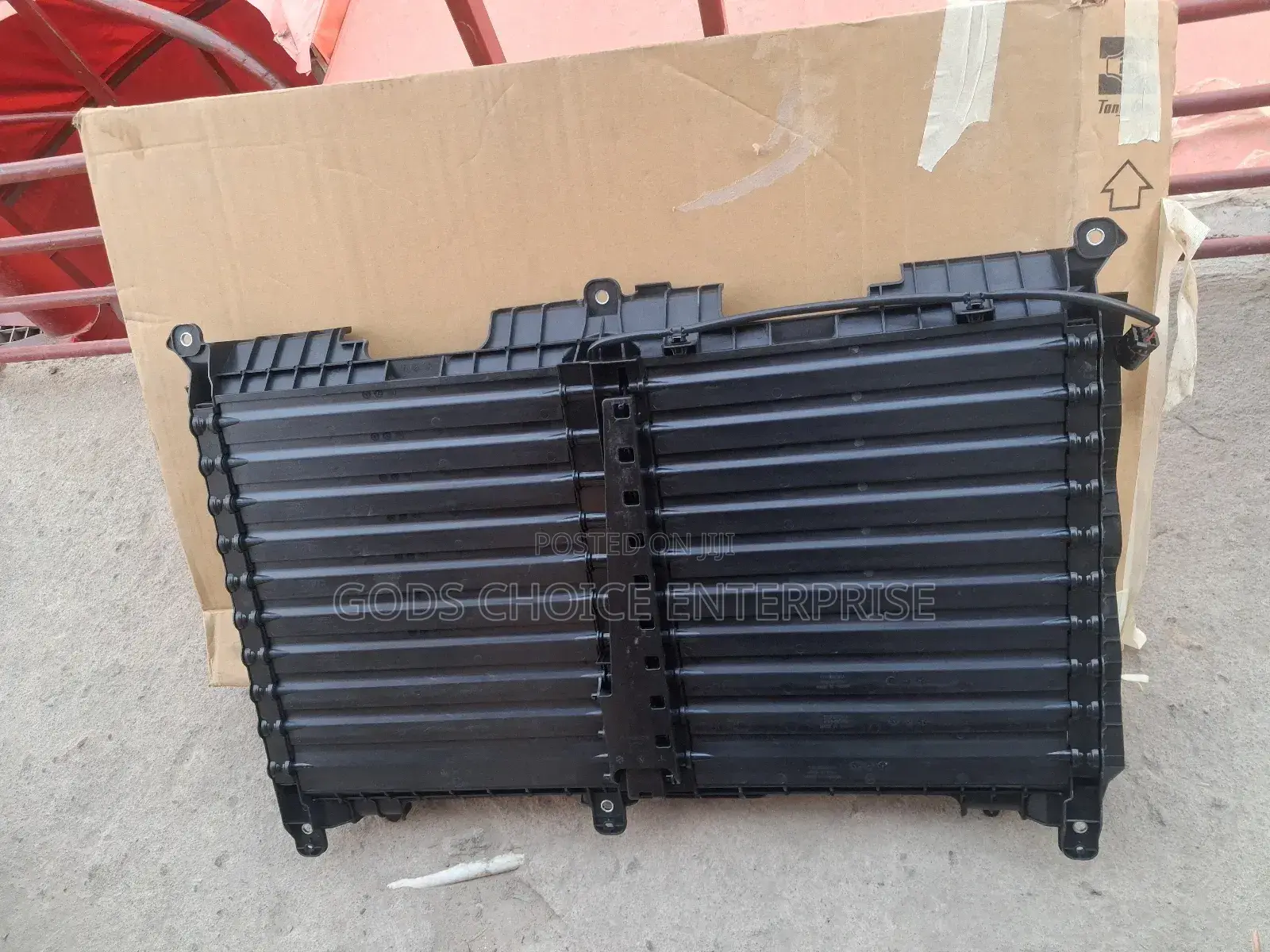 Shatter Grill Tundra 2022-2024 With Motor Original