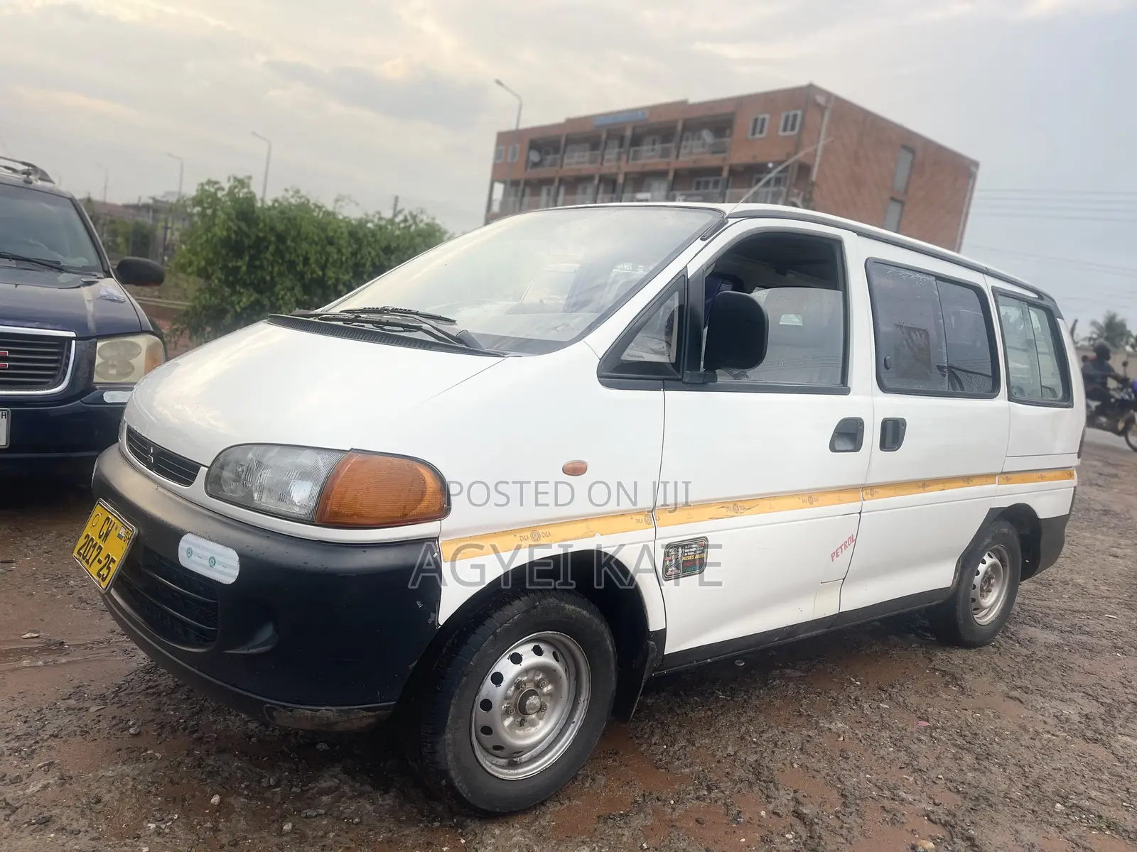 Nissan Caravan (Urvan) 2005 White