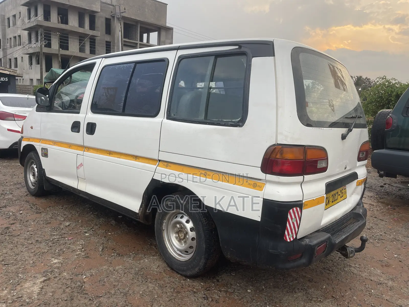 Nissan Caravan (Urvan) 2005 White