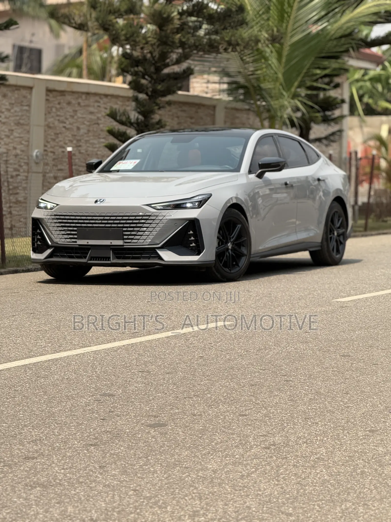 Changan UNI-V 1.5 Petrol FWD 2023 Silver