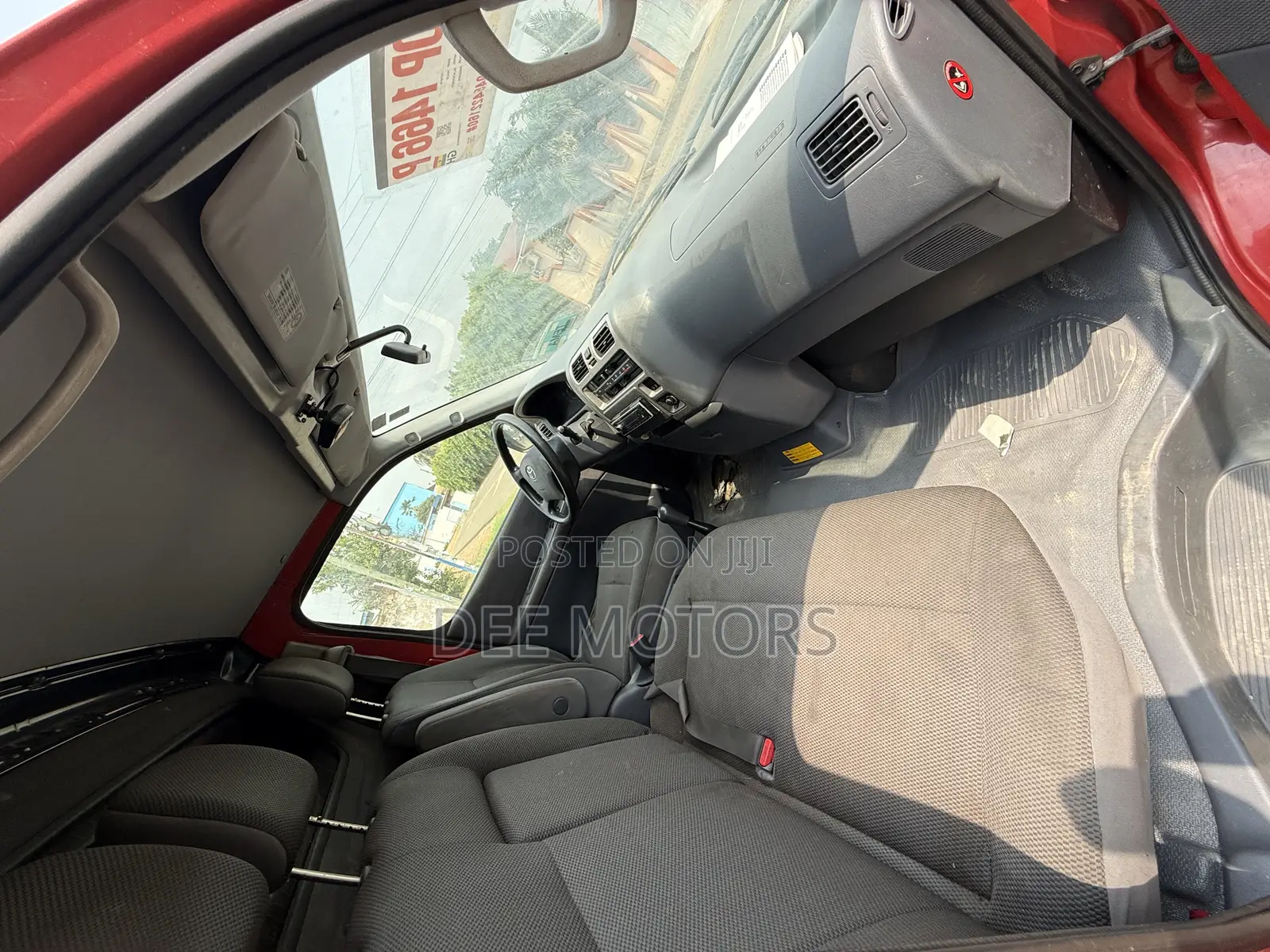 Toyota HiAce 2013 Red