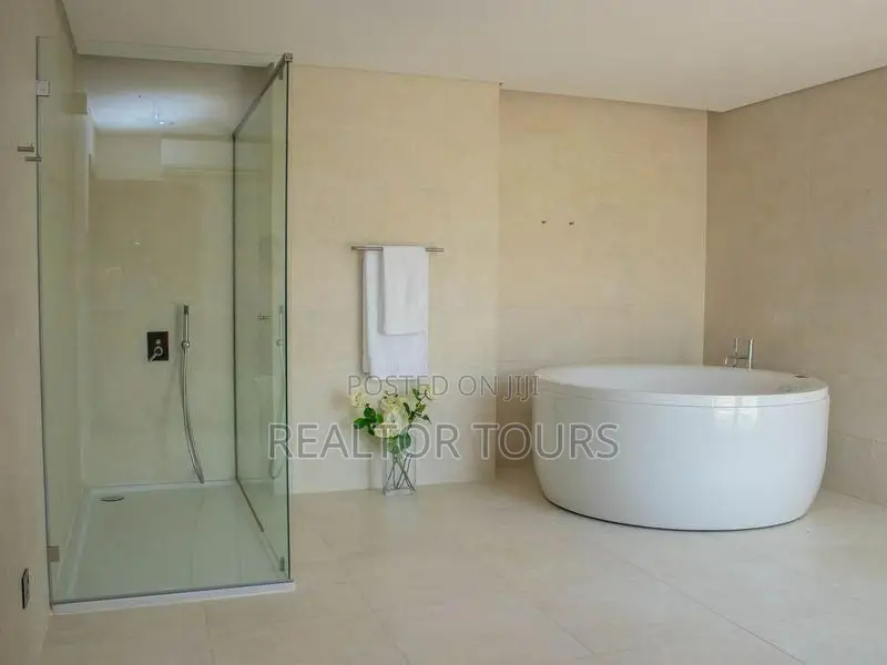 4bdrm Townhouse / Terrace in Cantonments for rent