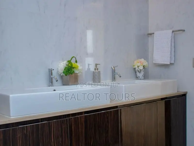 4bdrm Townhouse / Terrace in Cantonments for rent