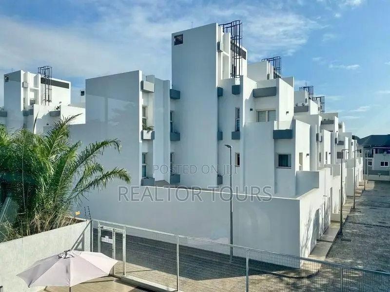 4bdrm Townhouse / Terrace in Cantonments for rent