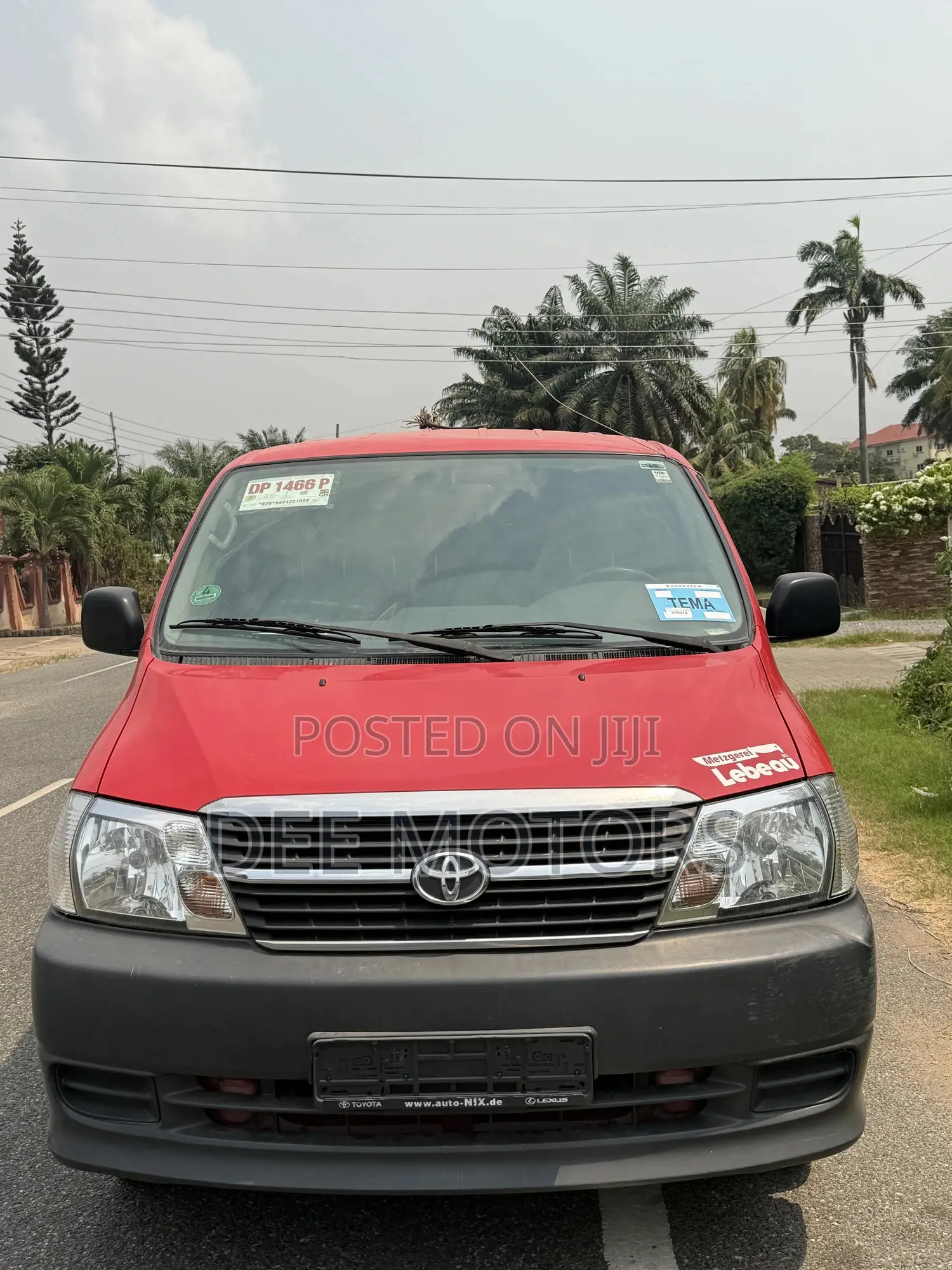Toyota HiAce 2013 Red