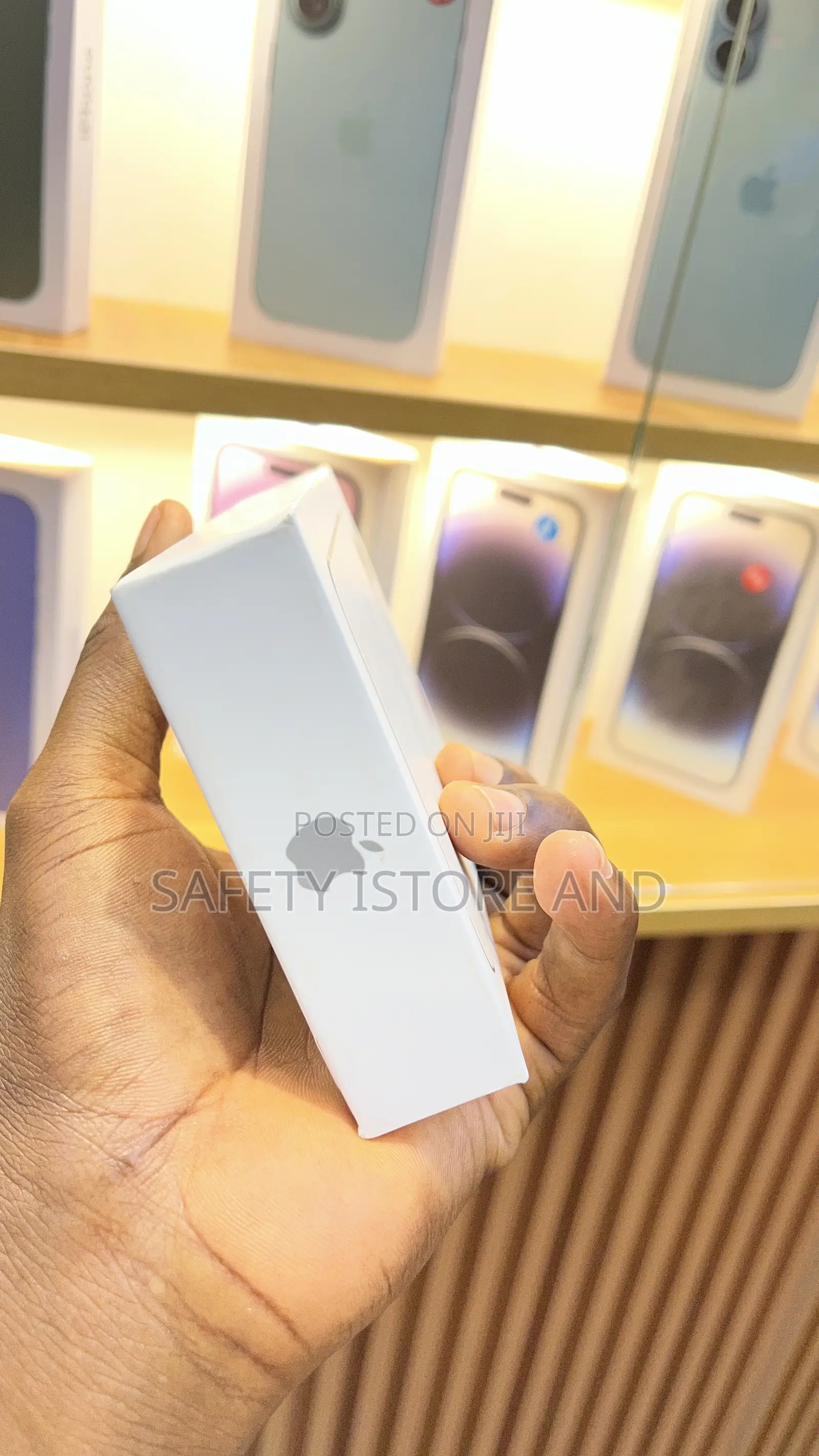 New Apple iPhone 16 256 GB Silver