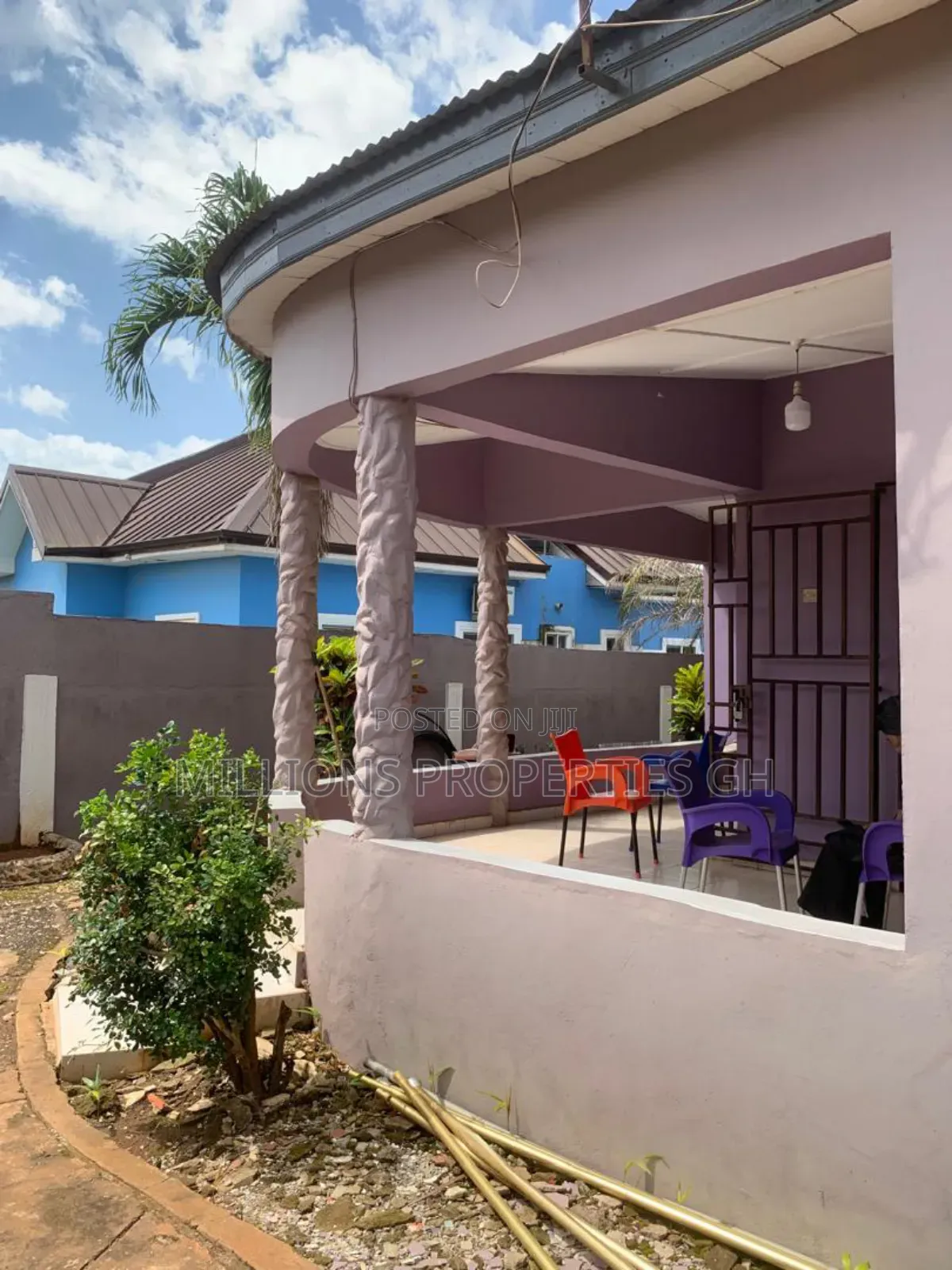 4bed/Clinic 4sale Santasi Nkoranza