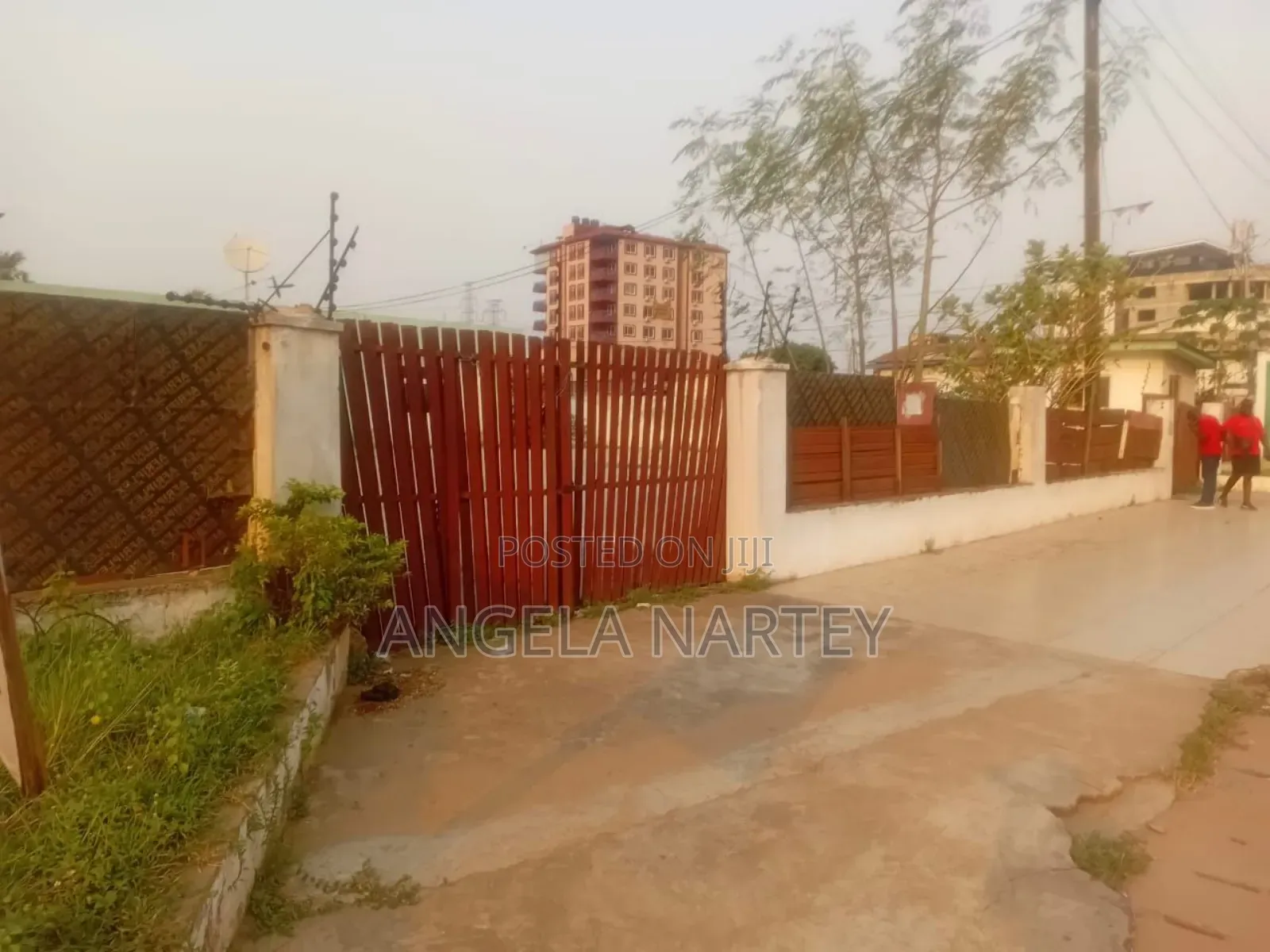 6bdrm House in Dzorwulu for sale