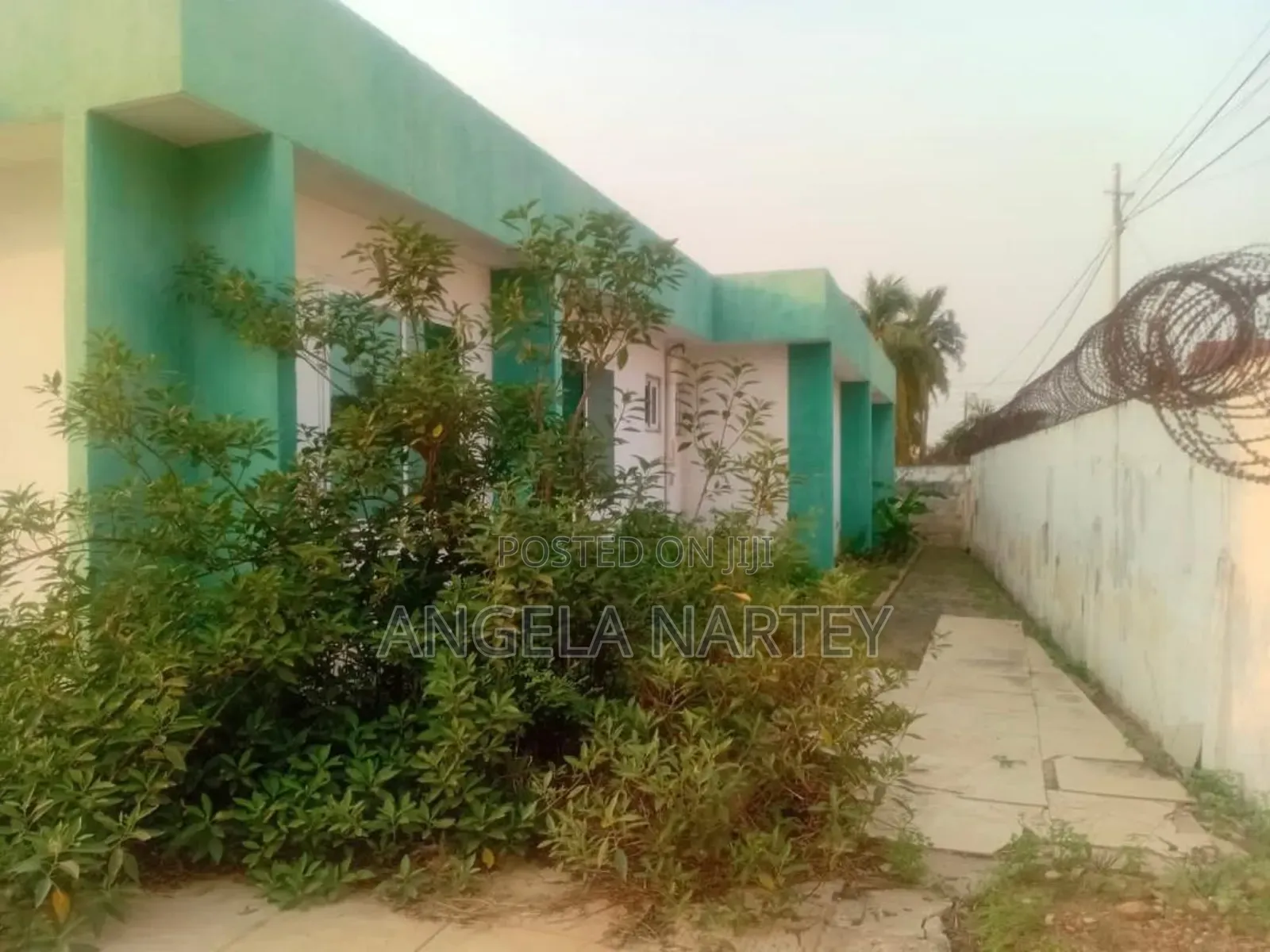 6bdrm House in Dzorwulu for sale