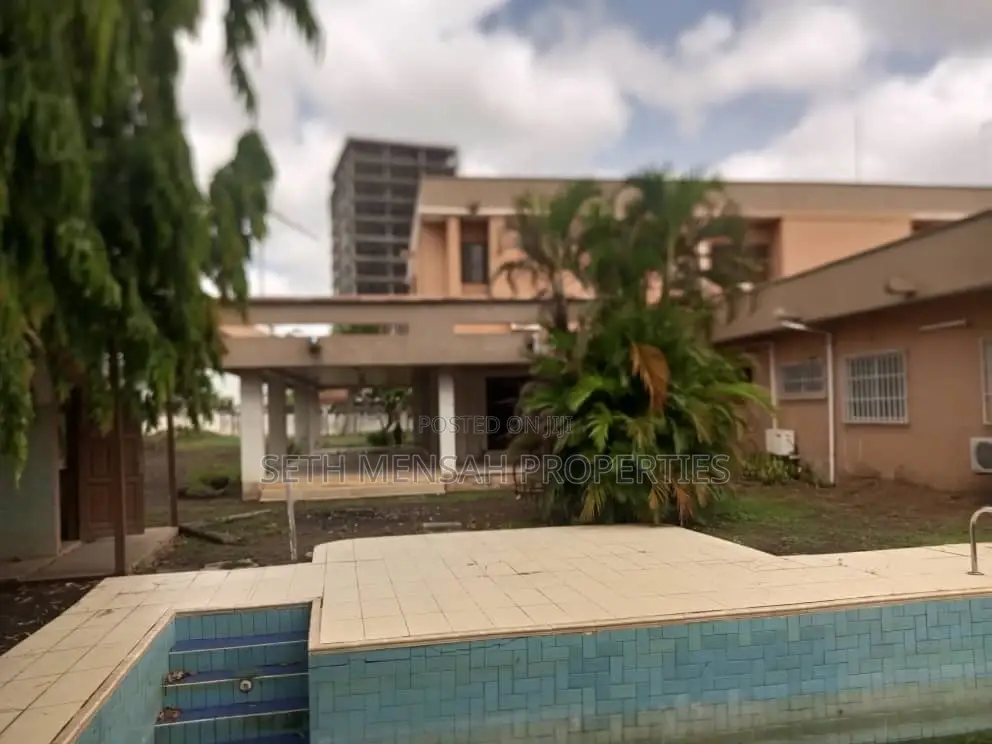 5bdrm House in Seth, Prisons School Area for sale