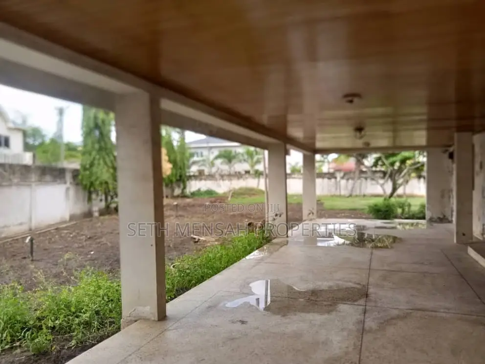 5bdrm House in Seth, Prisons School Area for sale