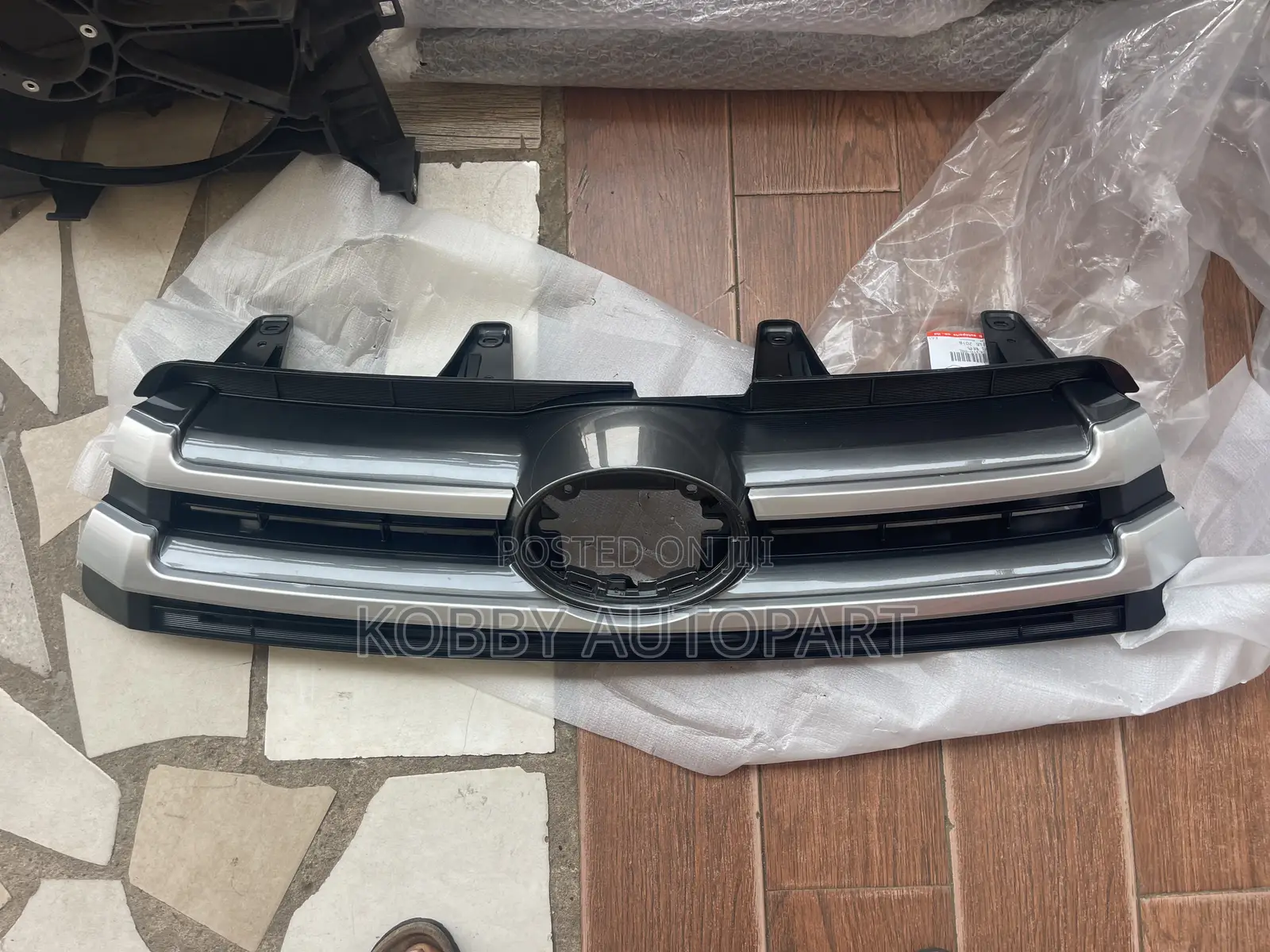 Toyota Highlander Top Grill Shell 2017 2018 2019