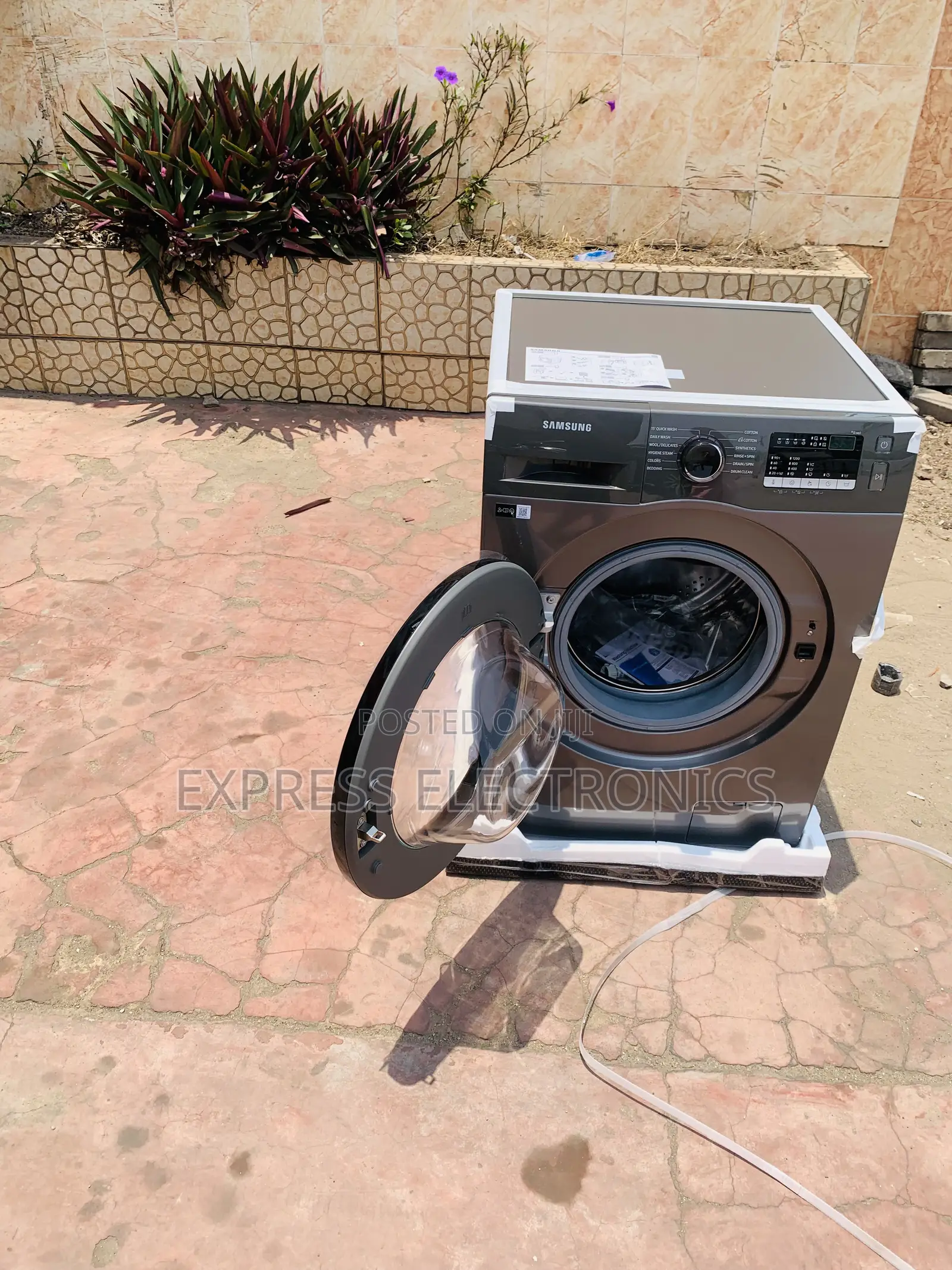 Quality Sleek Grey Samsung 11kg Front Load. Ww11cgc04dab.