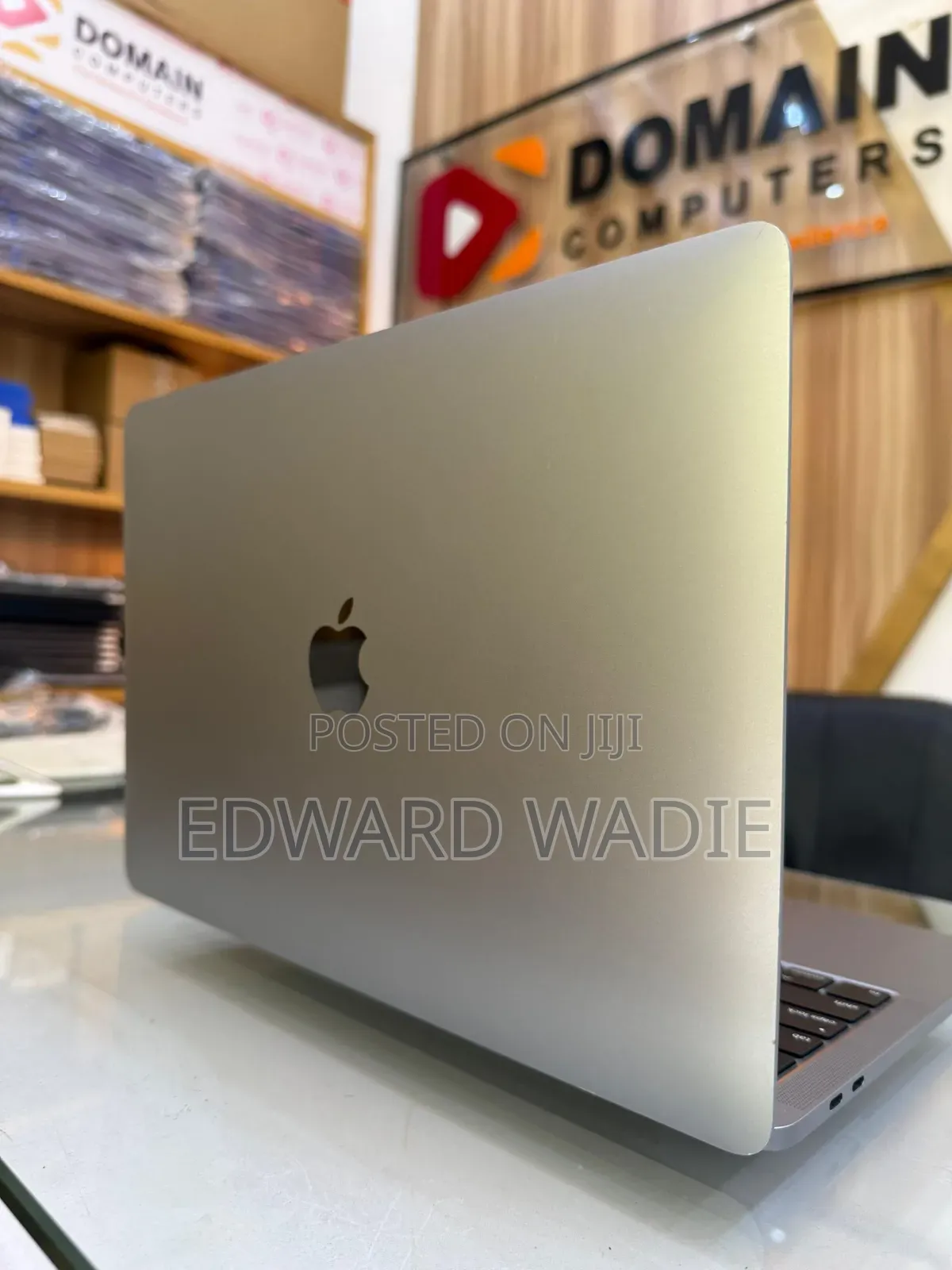 Laptop Apple MacBook Pro 2020 16GB Intel Core I5 eMMC 512GB