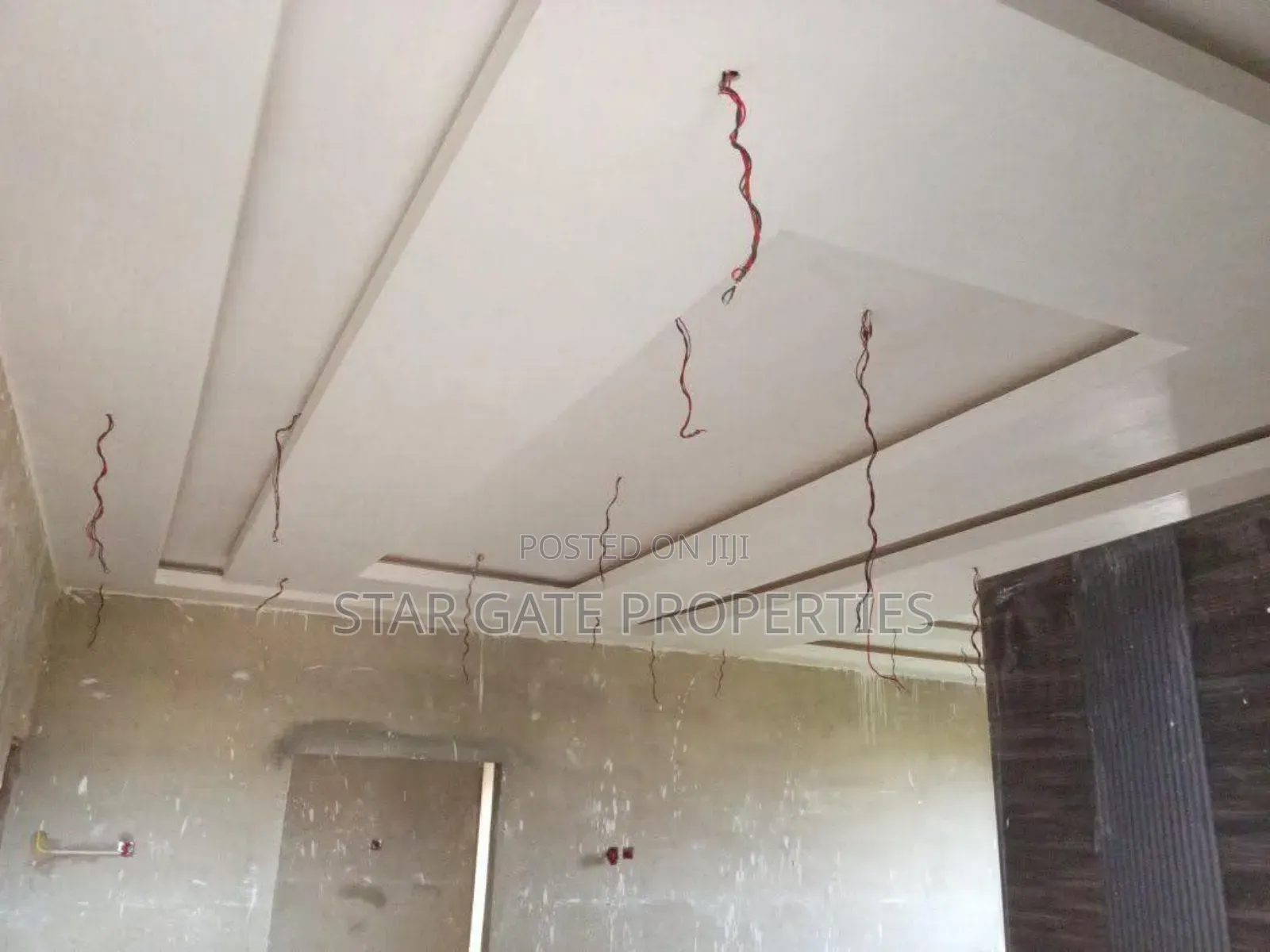 8bdrm House in Santasi Trede, Kumasi Metropolitan for sale