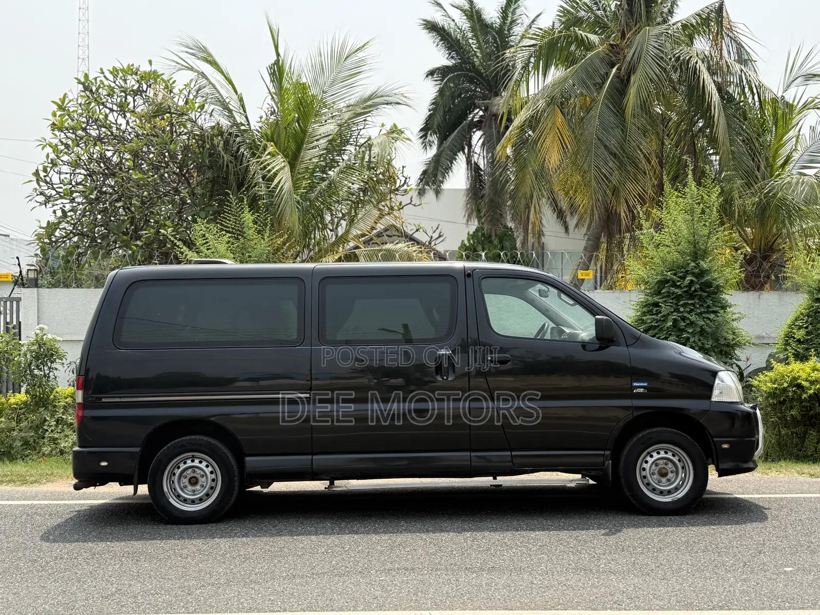 Toyota HiAce 2012 Black