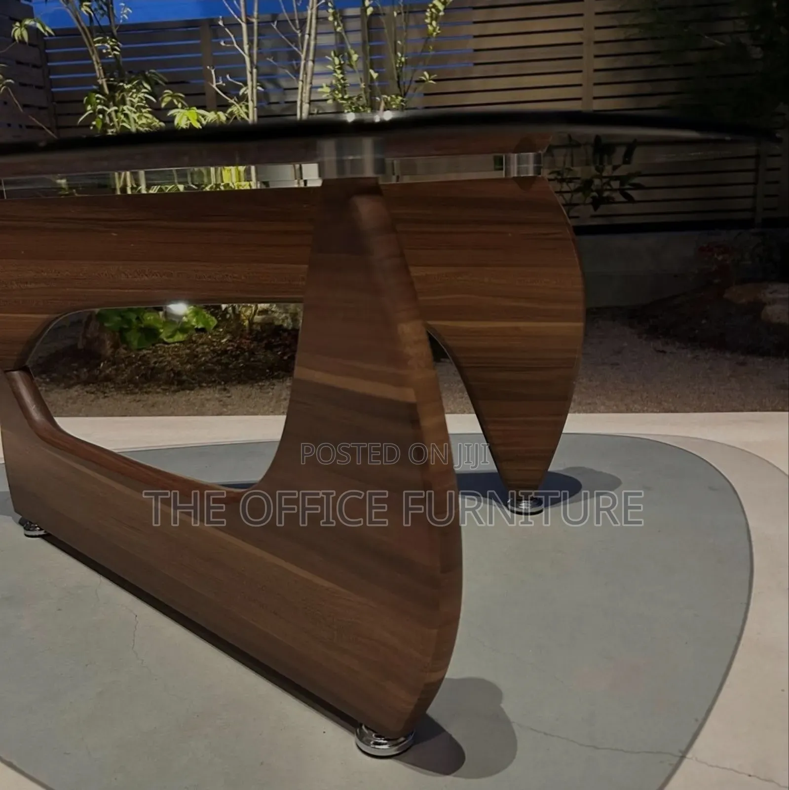 Noguchi Glass Centre Table(Small)