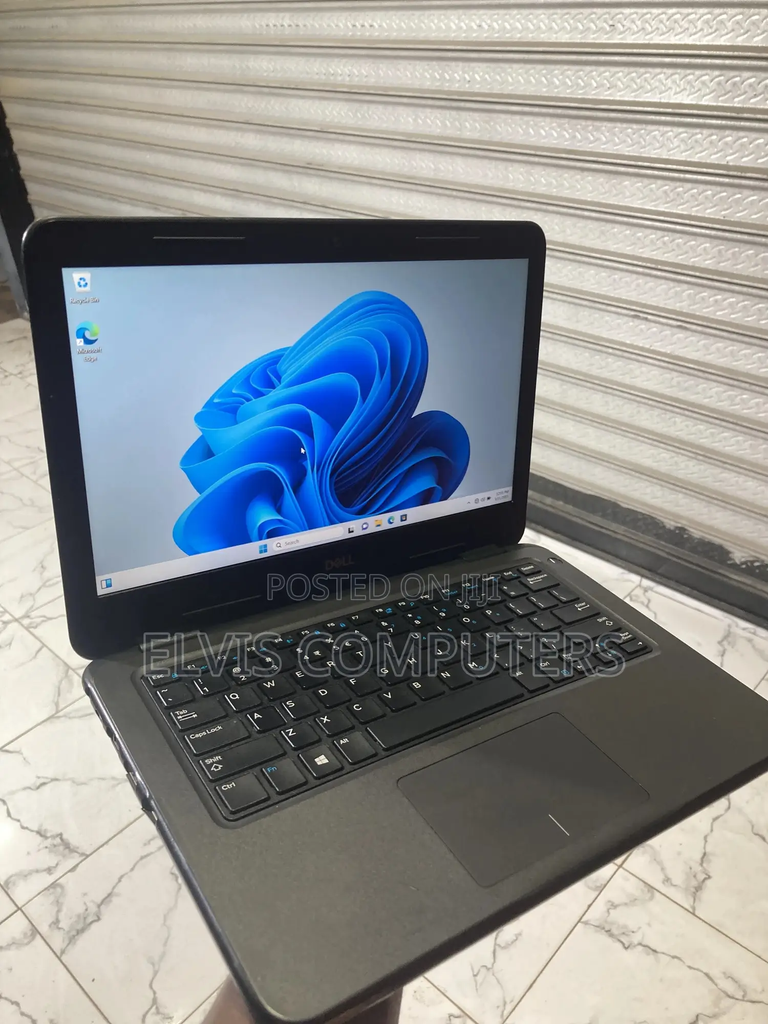 Laptop Dell Vostro 3300 4GB Intel Pentium SSD 128GB