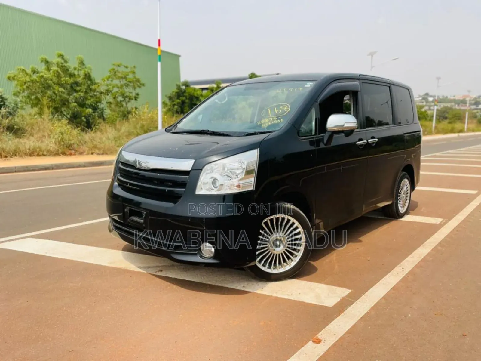 Toyota Noah 2012 Black