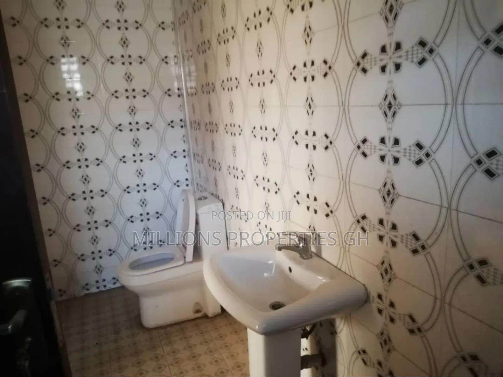 2bdrm Apartment in Millions Properties, Kumasi Metropolitan for rent