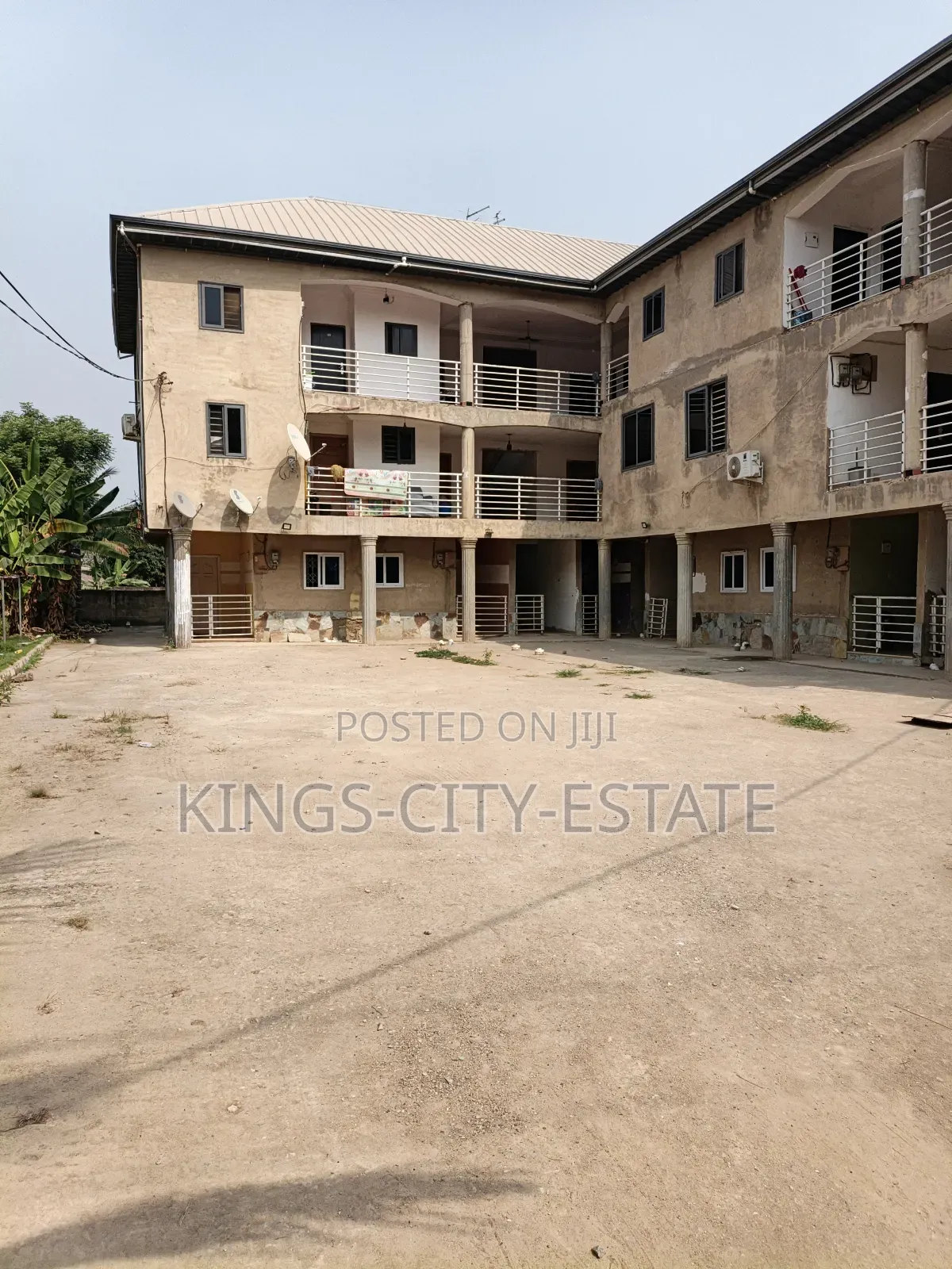 20bdrm Apartment in Amasaman Dobro for sale
