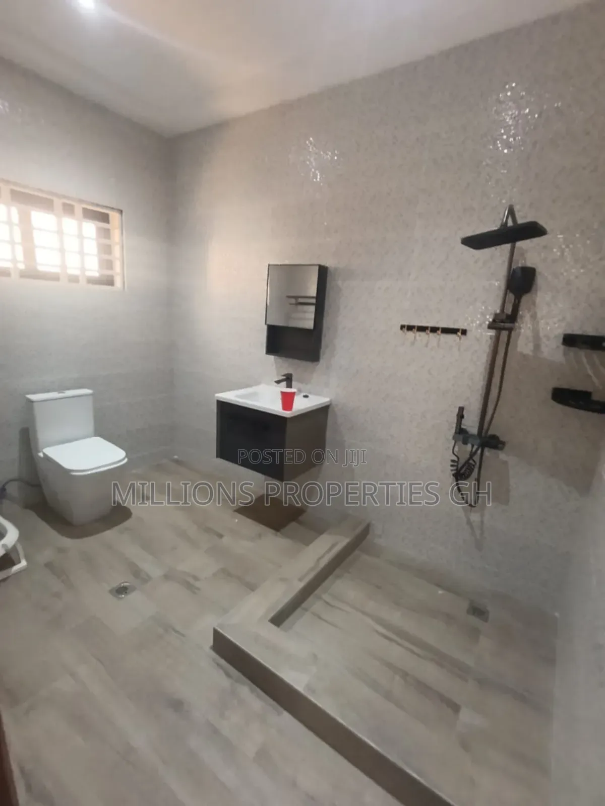 4bdrm House in Millions Properties, Accra Metropolitan for sale