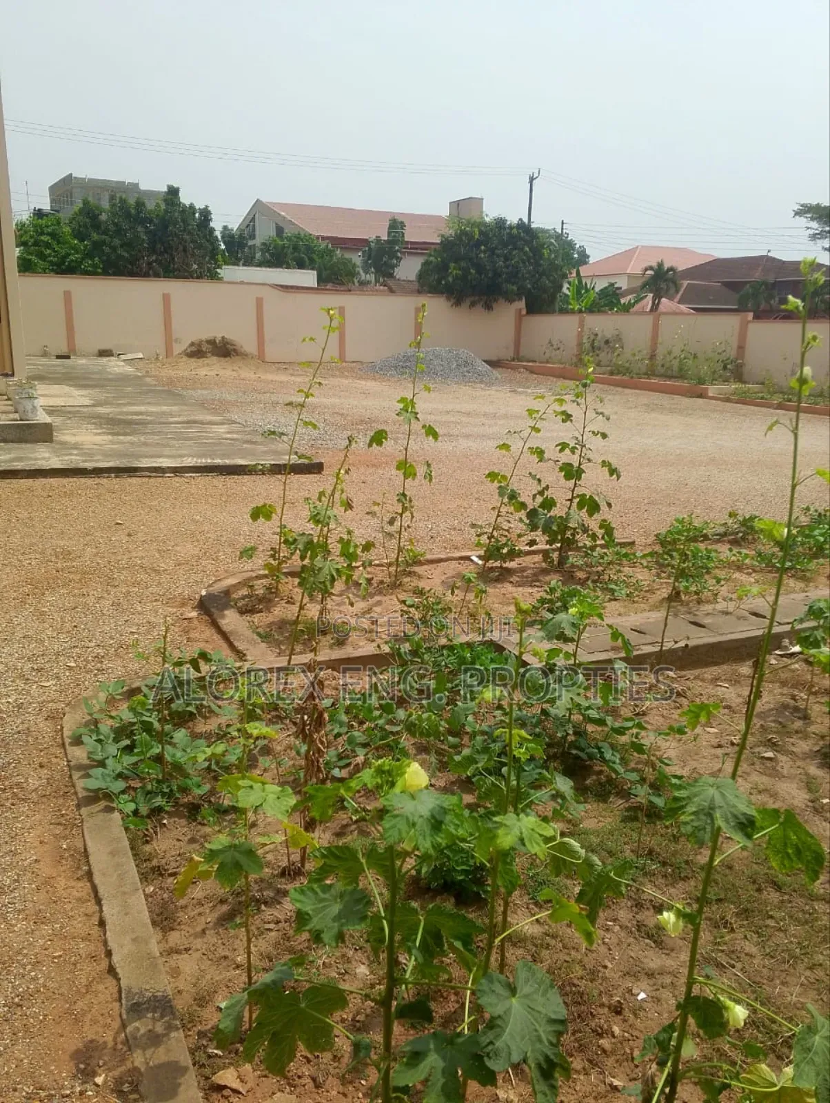 10bdrm House in $400,000, North Legon for sale