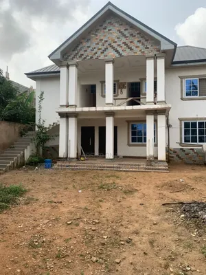 7bdrm House in Pokuase for sale
