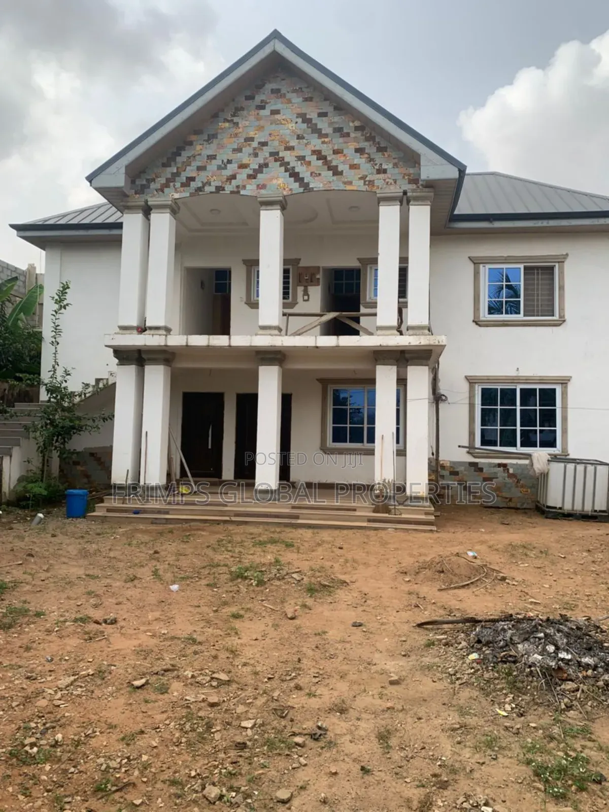 7bdrm House in Pokuase for sale