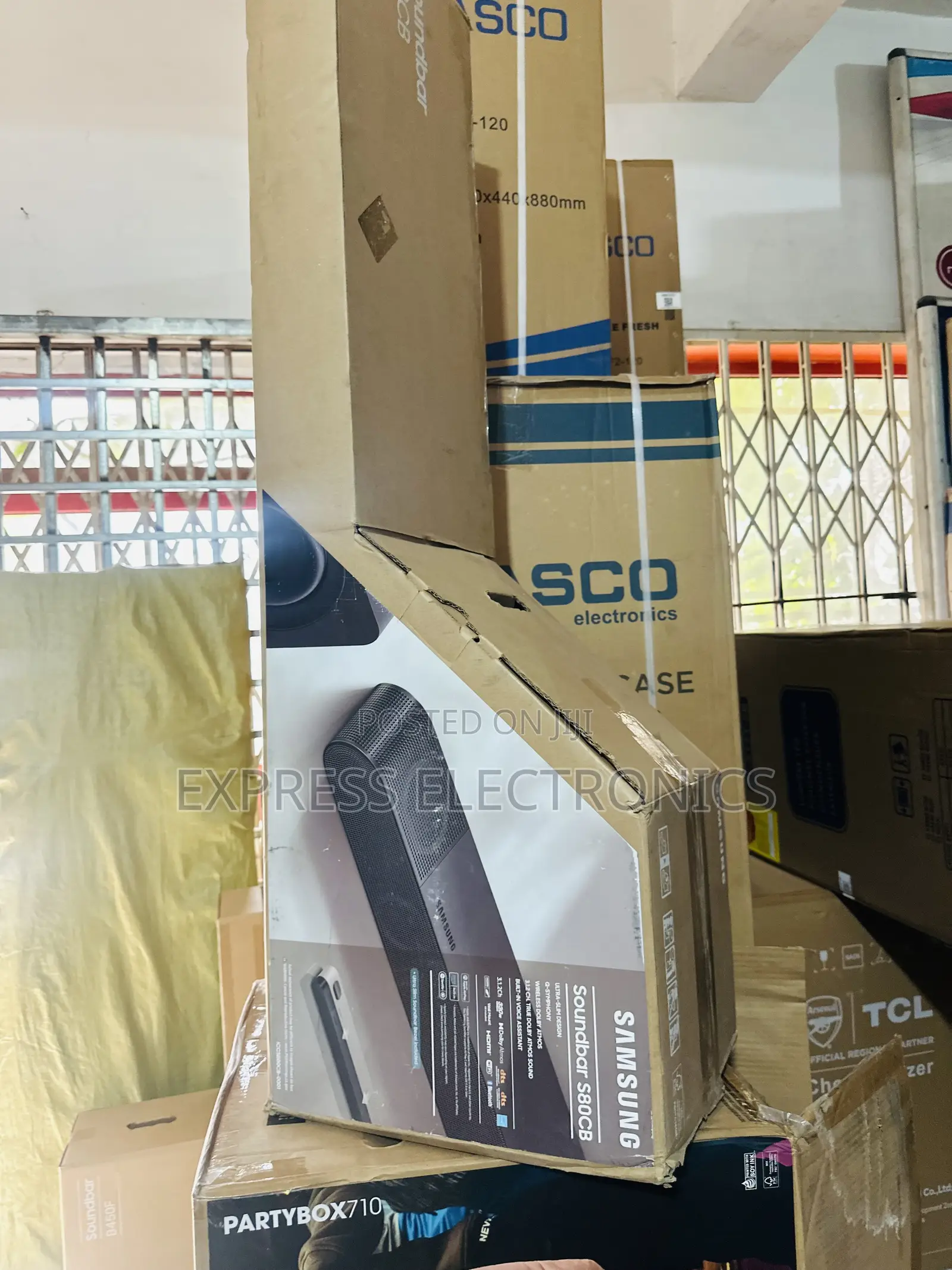 Brand New Sleek Soundbar With Woofer S80cb