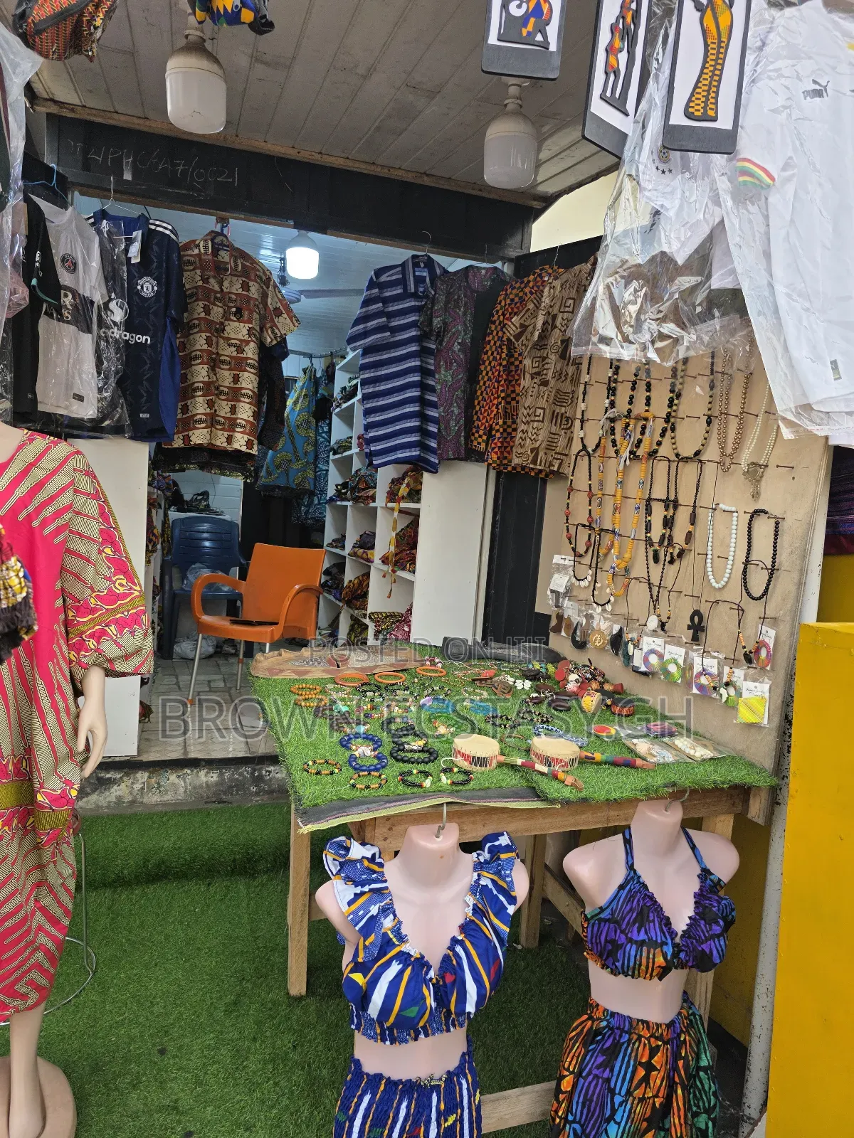 Shop Attendant Wanted for an African Boutique(Must Live Around Osu)