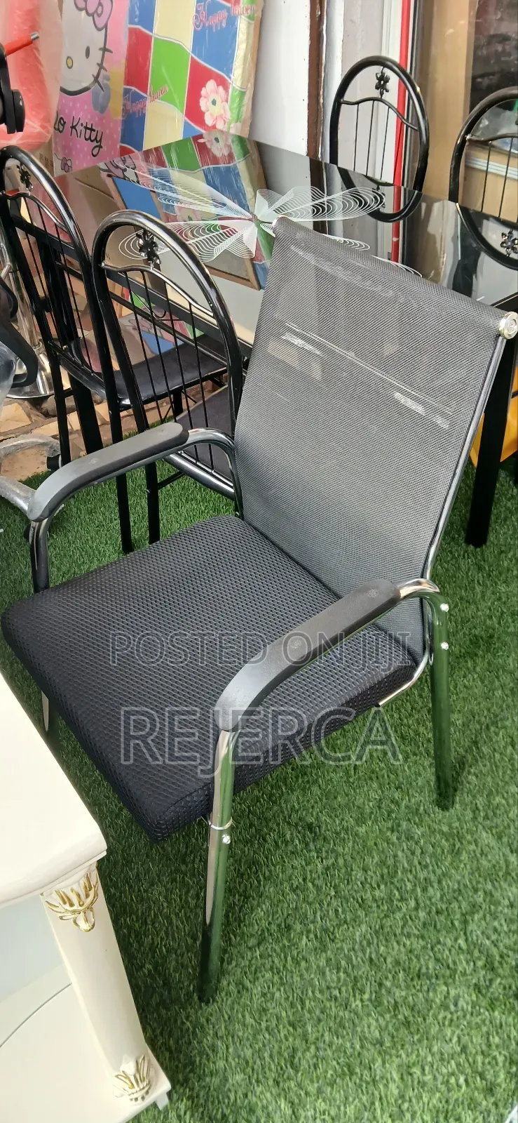 Aaffordable Visitors Chair