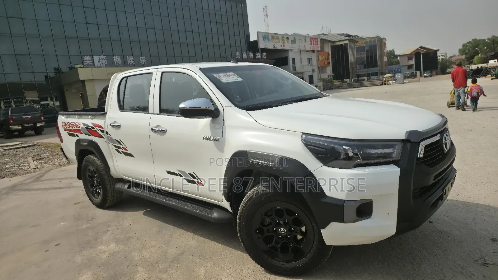 Toyota Hilux 2023 White