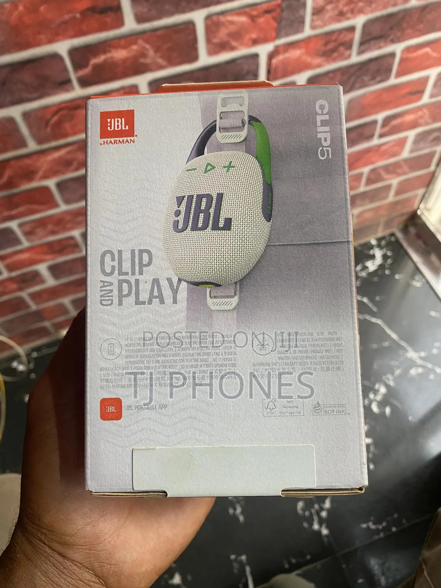 JBL Clip 5
