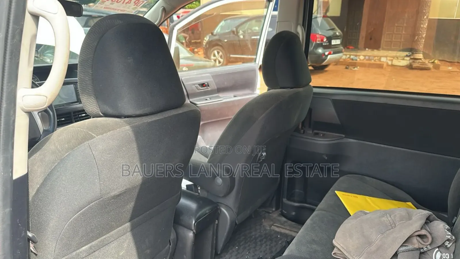 Toyota Voxy 2013 White