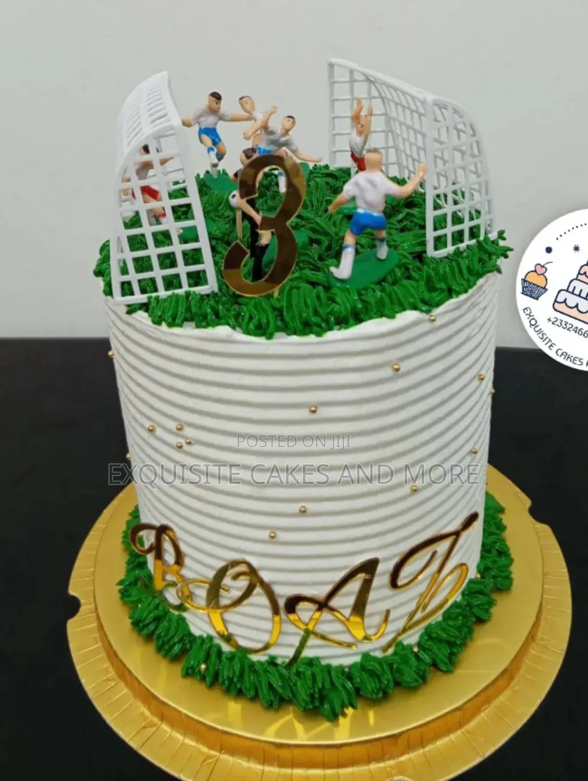 Football Pitch Character/Kids Cake