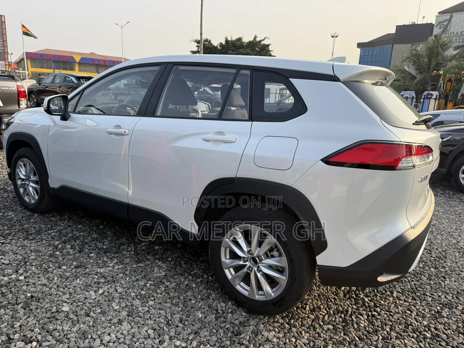 New Toyota Corolla Hybrid LE 2025 White