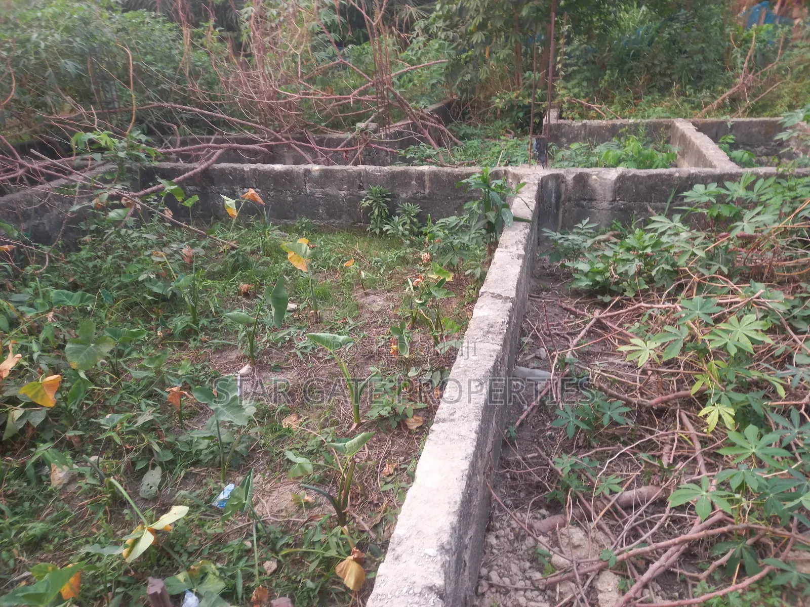 Half Plot for Sale at Mampongteng Korea. ( 4 Bedrooms Foundation (