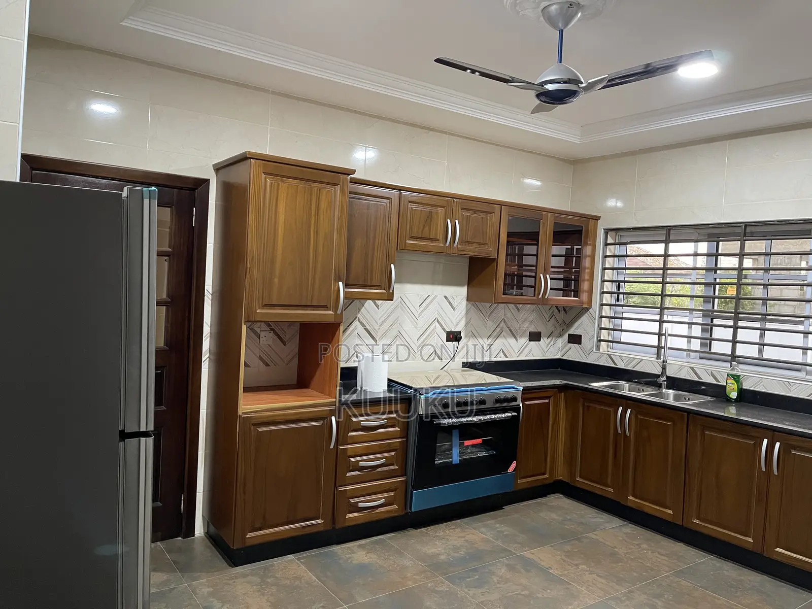 4bdrm House in Community 25 for rent
