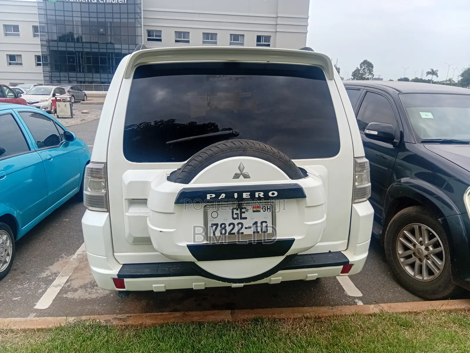 Mitsubishi Pajero 2010 White