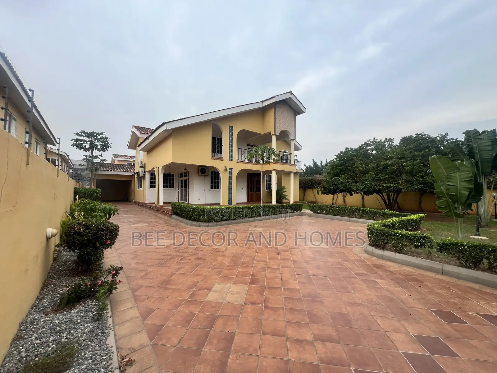 4bdrm Mansion in Bee Decor & Homes, West Legon for rent