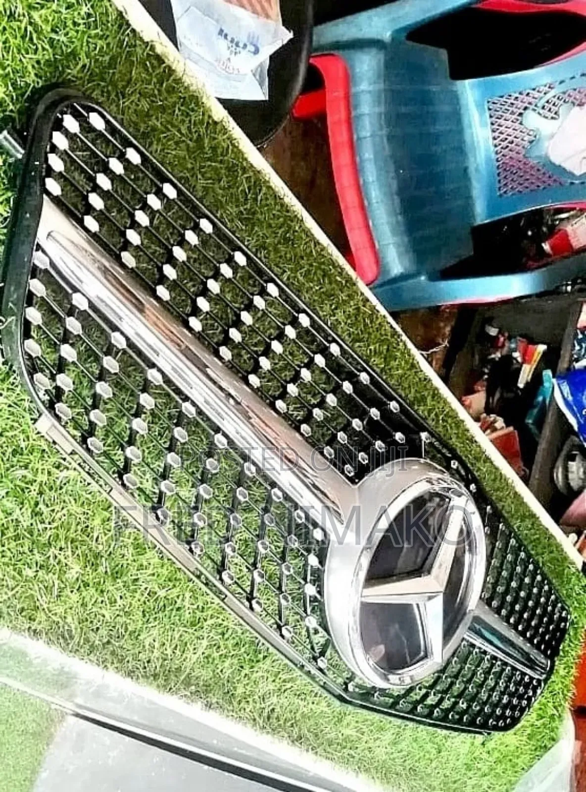 Diamond Grille for Mercedes Benz W204
Models : C250, C300, C350, C180