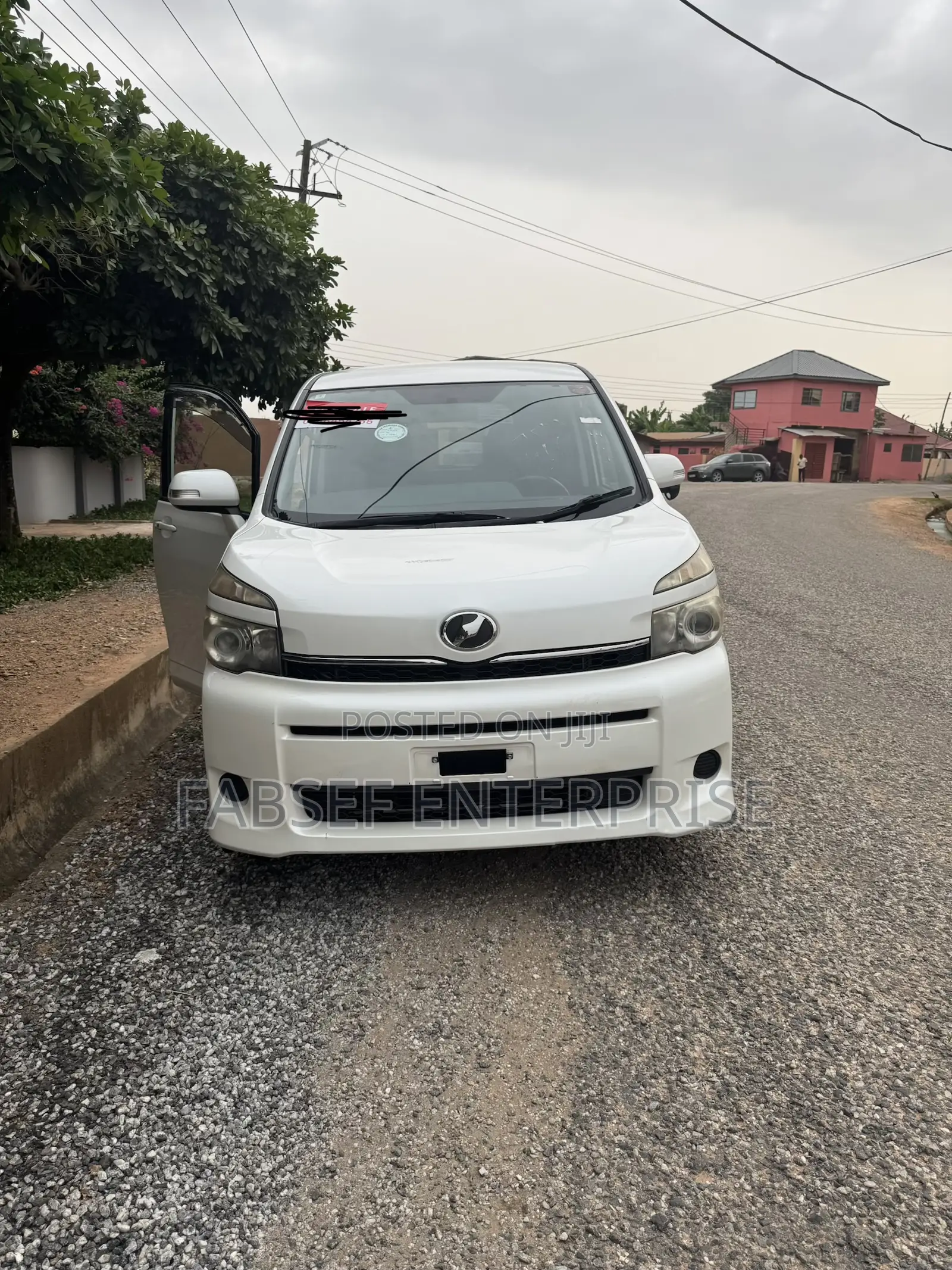 Toyota Voxy 2012 White