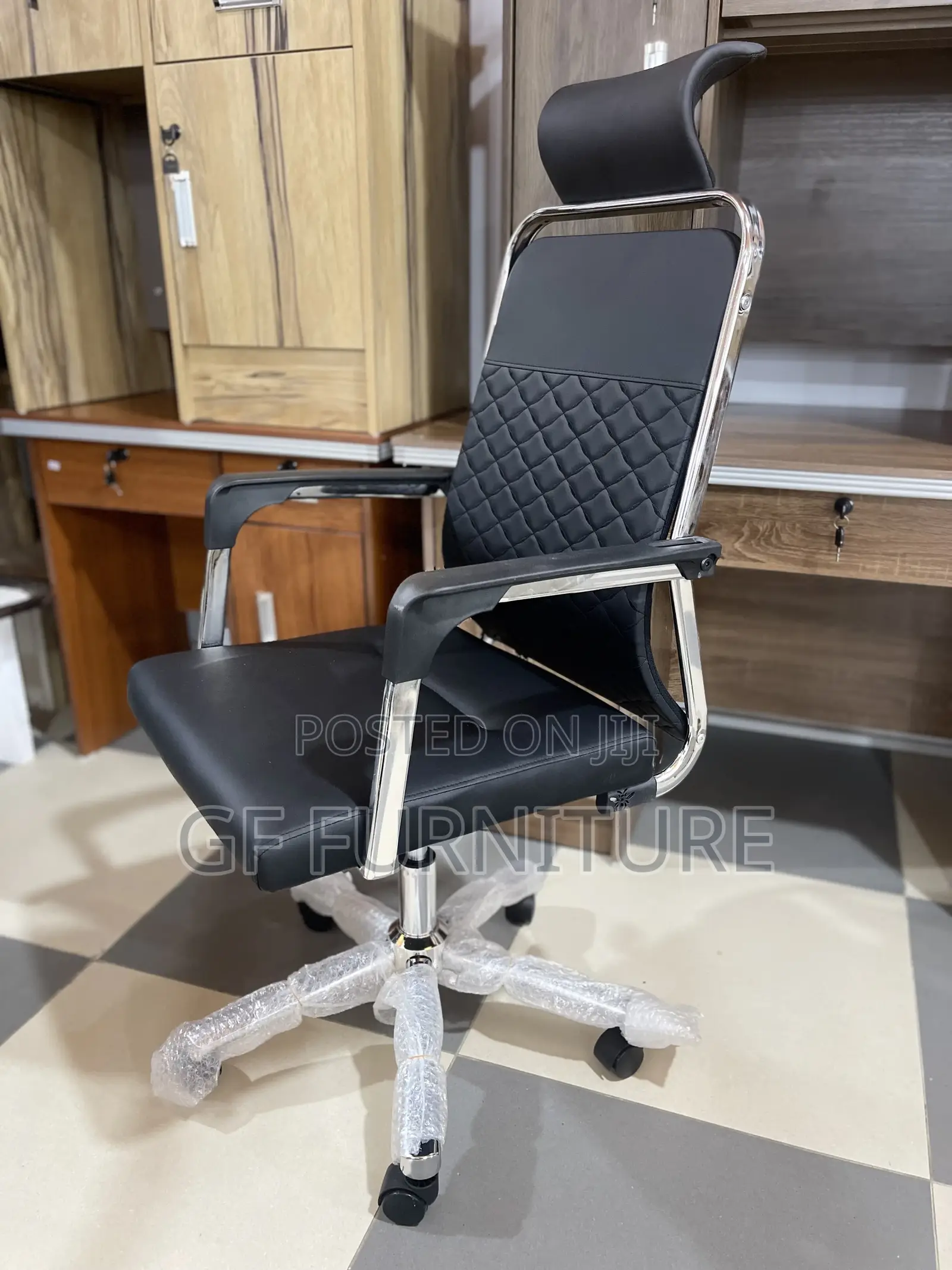 High-Back Leather Office Chair With Headrest