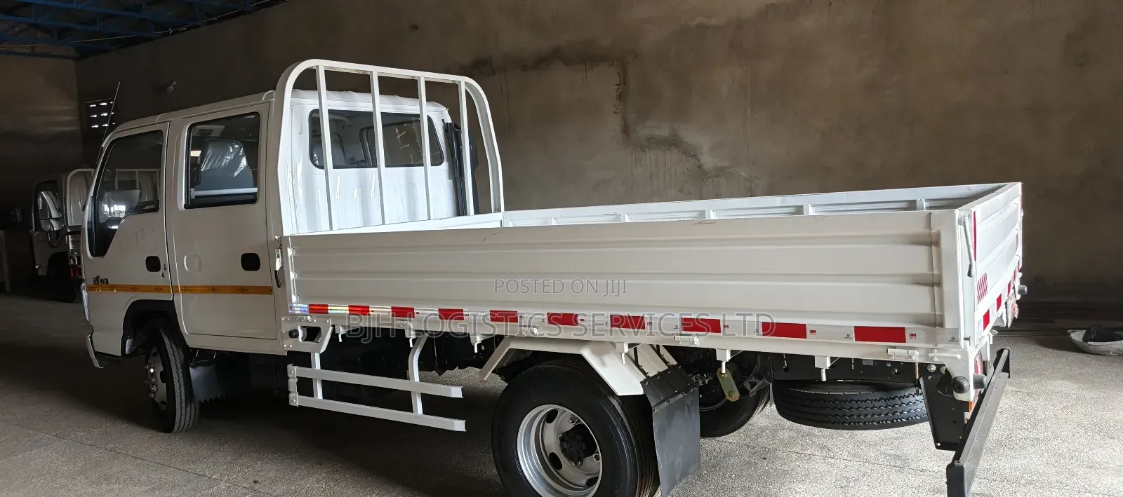New Isuzu Elf Truck 2025 White