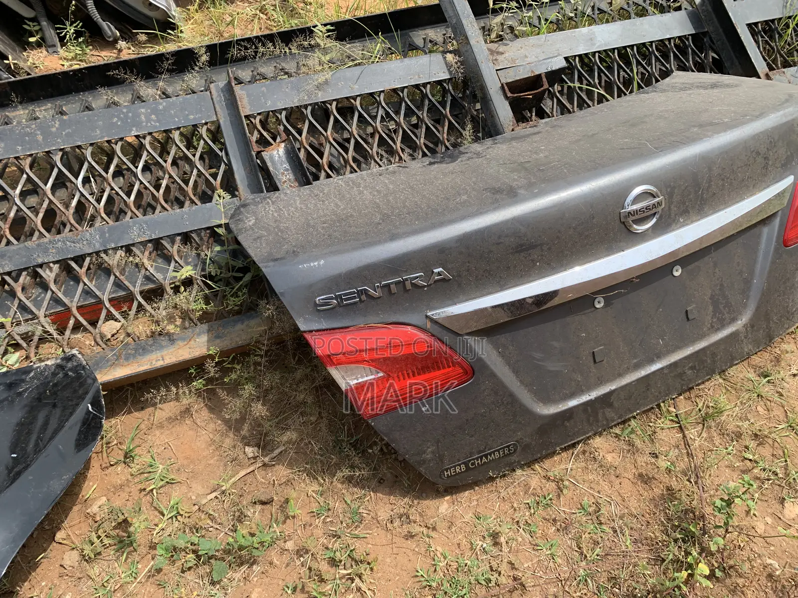 Nissan Sentra Tailgate Boot